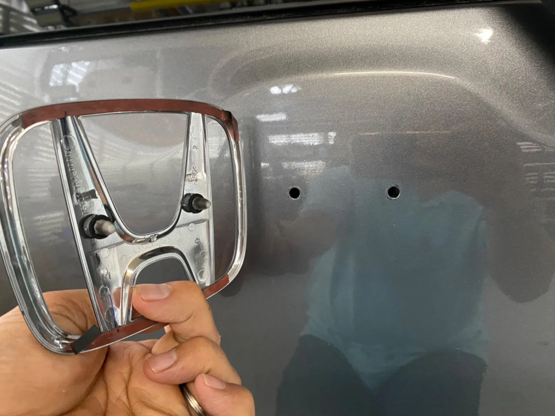 エンブレム交換